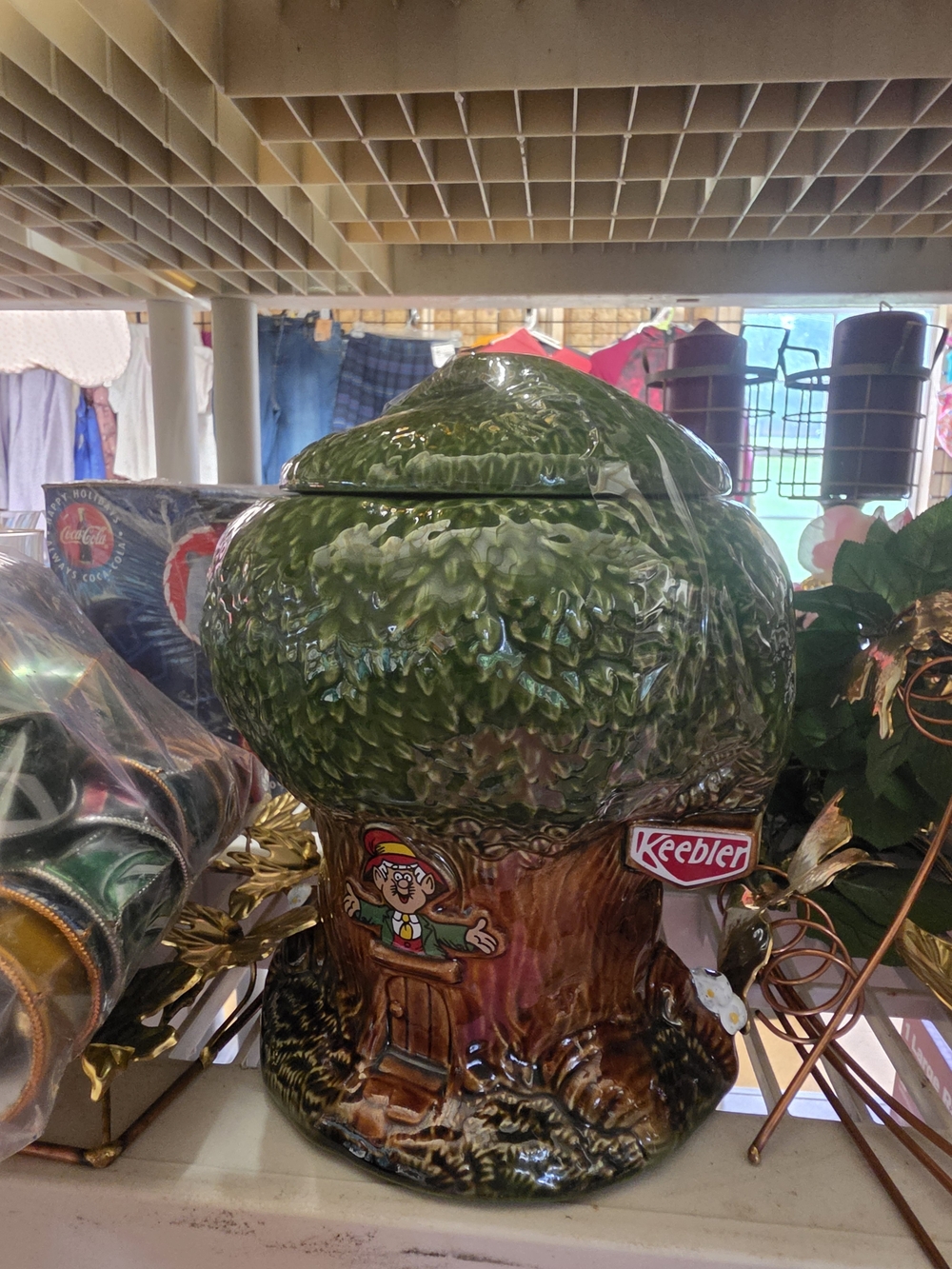 AT-1 Vintage KeeblerTree Cookie Jar - Green and Brown Ceramic Holiday Decor